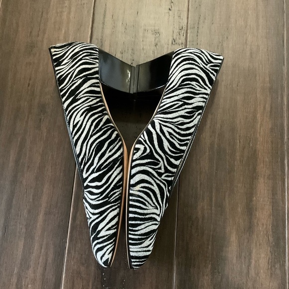 ESCADA Zebra Print Almond Toe Block Heel Pump Size 8.5 - Picture 6 of 6